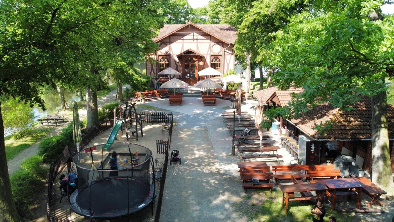 Penzion Restaurace Ostrov Pisek  Exterior photo